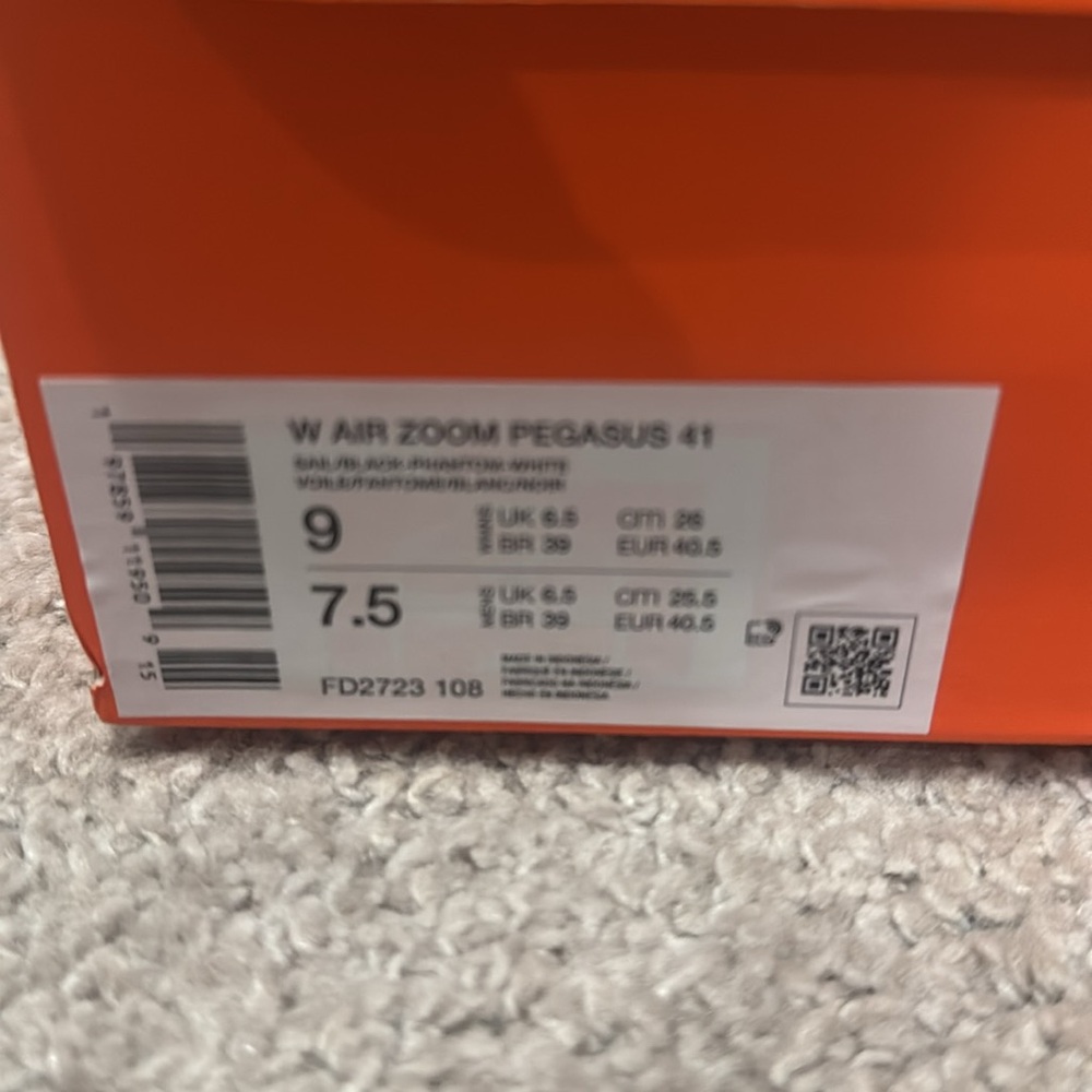 Brand New Nike Air Pegasus - Picture 2 of 2